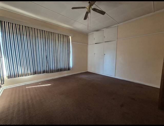 4 BEDROOM HOUSE FOR SALE IN VANDERBIJLPARK CW 5